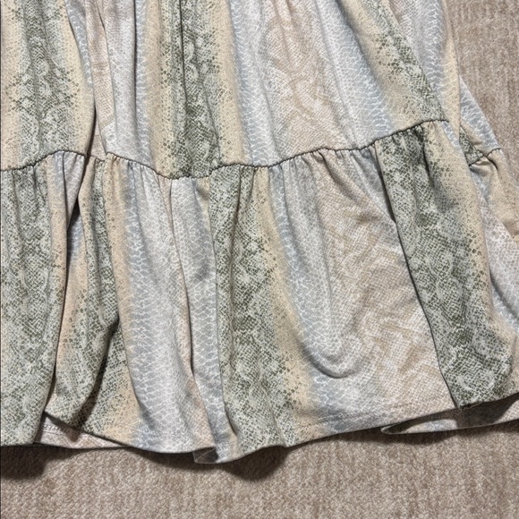 Entro Multicolor Ruffle Sleeve Blouse - Picture 4 of 4